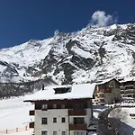 Saaserhof Apartment *